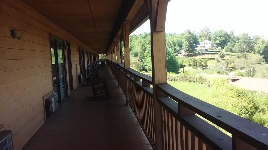 Budgetel Inn & Suites Dillard Dış mekan fotoğraf
